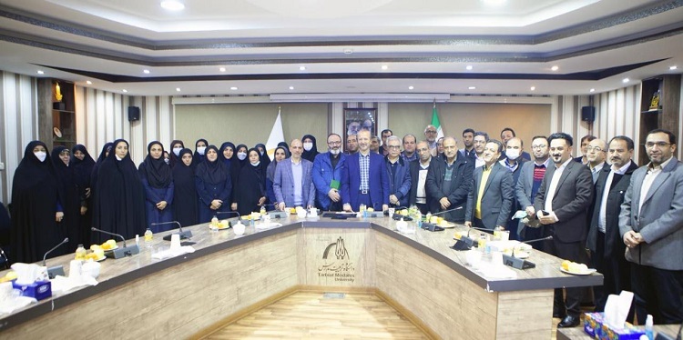 آیین تجلیل از کارمندان نمونه حوزه ریاست دانشگاه برگزار شد