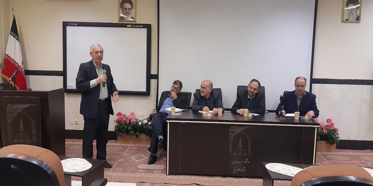 نشست صمیمانه هیأت رئیسه و اعضای هیأت علمی دانشکده علوم پایه برگزار شد