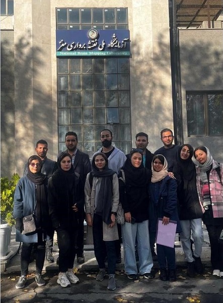 بازدید دانشجویان رشته علم داده ها از مرکز ملی نقشه‌ برداري مغز